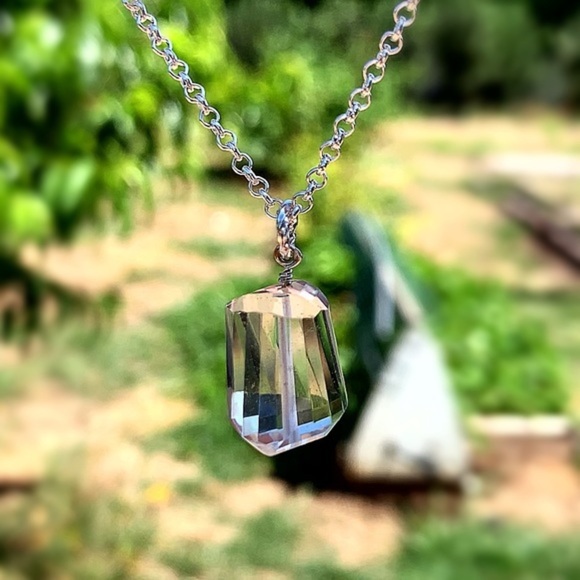 Genuine Hand Cut Crystal Quartz Pendant Necklace! - Picture 8 of 8